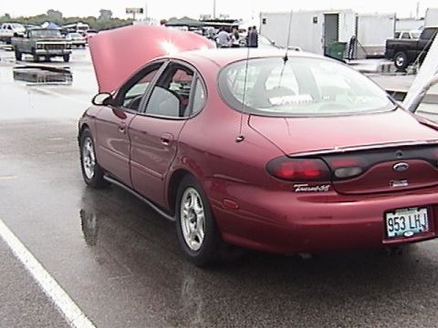 1998 Ford Taurus - LR 3/4 View