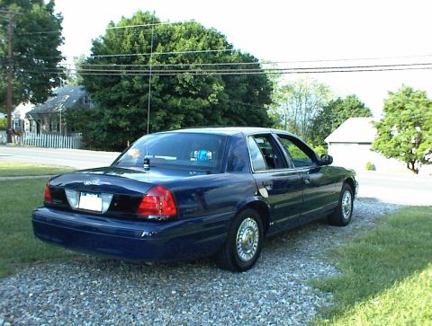 2001 Ford Crown Victoria photo