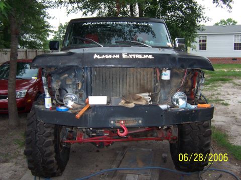 1978 Ford Bronco - Hood down to see difference