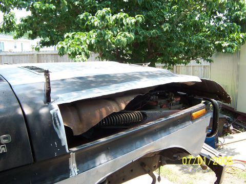 1978 Ford Bronco - hood cut