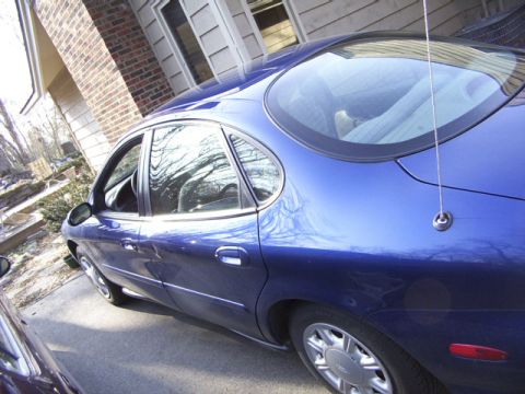 1996 Ford Taurus photo