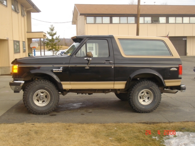 1990 Ford Bronco “Big Dog”