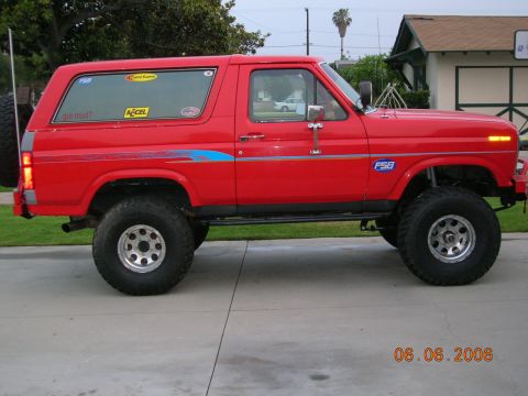 1985 Ford Bronco - poser shot....