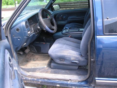 1995 GMC Sierra 1500 - fixed seat & inner door handle