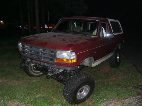 1993 Ford Bronco - This 1993 Ford Bronco has been modified with a lift kit and oversized tires.