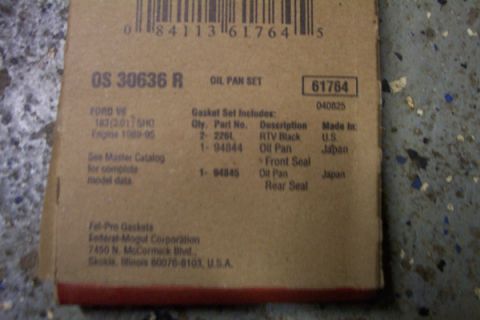 1995 Ford Taurus - Box details an oil pan gasket set for a 1995 Ford SHO engine, manufactured by Federal-Mogul Corporation.