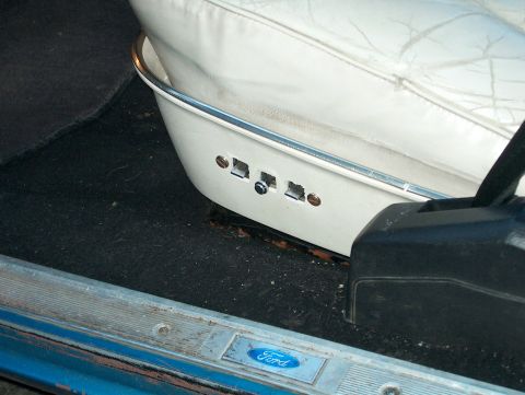 1978 Ford Ranchero - The controls were in the door so I modifided some from another car. I not sure what tho. Drivers side