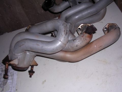 1991 Ford Bronco - This is an exhaust manifold, not a 1991 Ford Bronco.