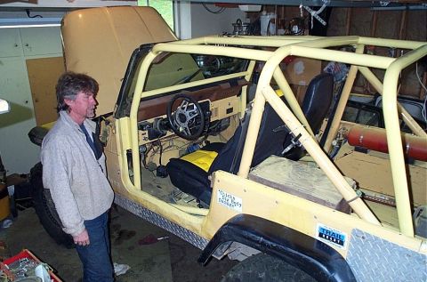 1982 Ford Customline - custom rollcage.