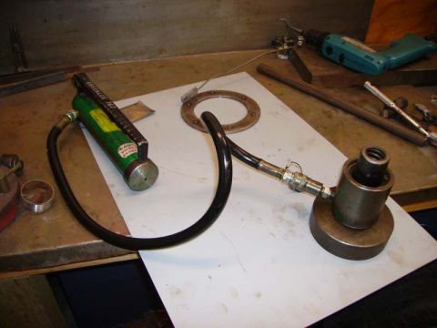 1969 MINI Cooper - Fuel tank lid - Hydraulic pump and ram
