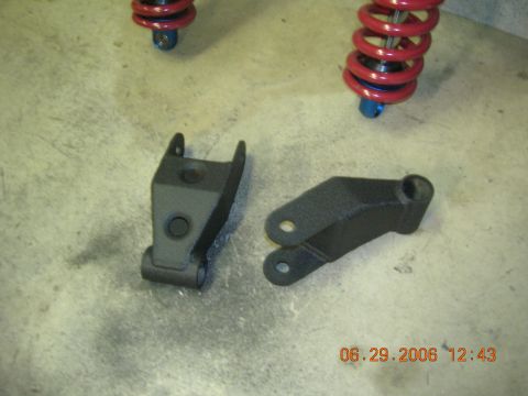 1996 Ford Bronco - Camburg shackles. One inch longer. Will be used with a shackle flip using original mounts.