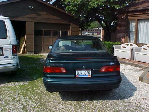 1995 Ford Taurus - Rear (dont the new bumper look pretty?)