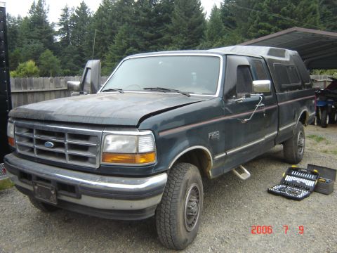 1993 Ford Bronco - This Ford F-250 pickup truck appears to be from the early to mid-1990s.