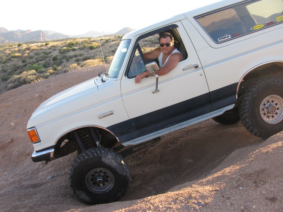 1990 Ford Bronco “AMBER”