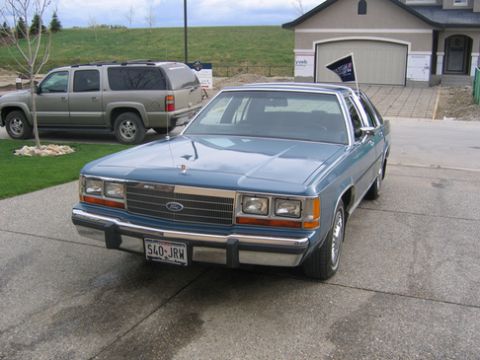 1988 Ford LTD Crown Victoria “Dorothy”