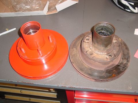 1986 Ford Bronco - New Rotor & Hub Vs. Old Rotor & Hub. New Rotor & Hubs painted w/Ford Red from Oreilly's.