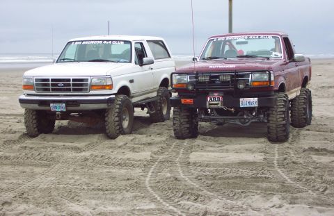 1996 Ford Bronco - 2 Big Broncos at Long Beach (5/20/2006)