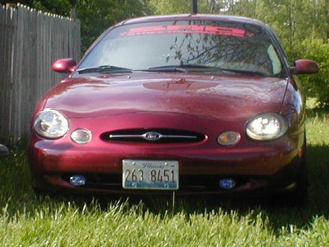 1998 Ford Taurus - Cool shot of my frount end after it was lowered May 14, 2002