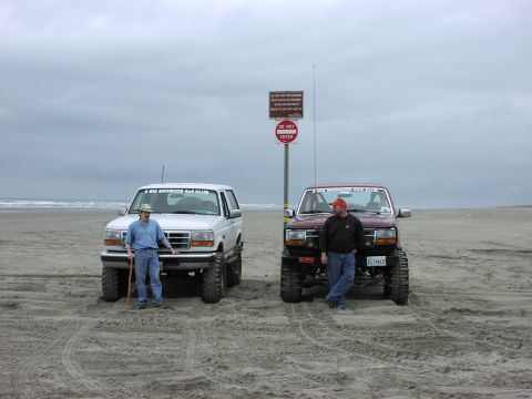 1996 Ford Bronco - 2 Big Broncos at Long Beach (by The Heyer's, 5/20/2006)