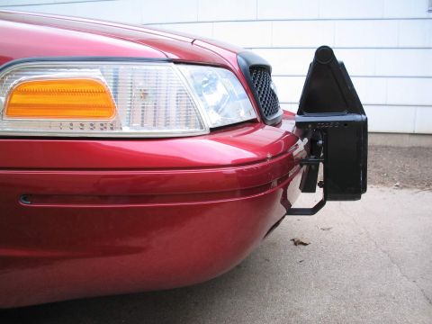 2001 Ford Crown Victoria - Big ugly crooked Code3...... it's going away.....