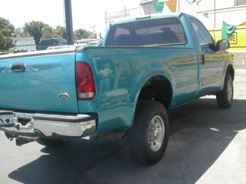 1999 Ford F-250 - Rear