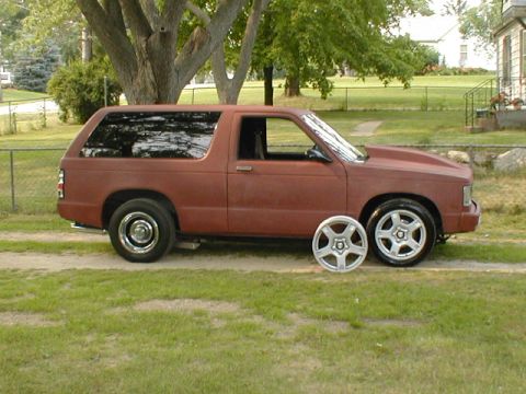 1998 Ford Taurus - 17 & 18 inch next to each other I will be putting 275/40/18's on the back.