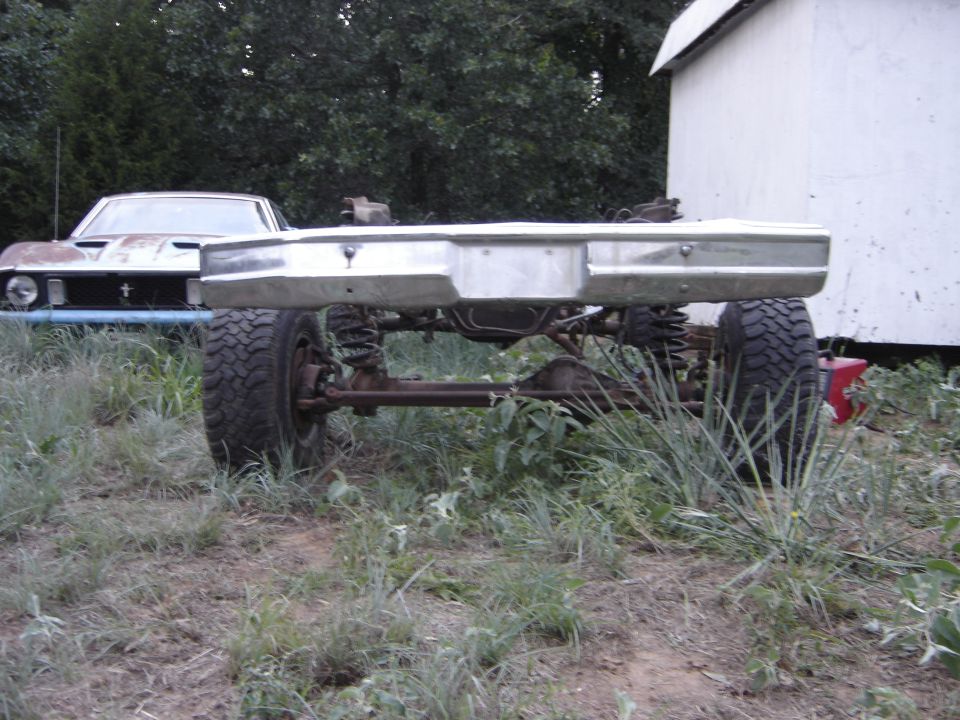 Lookin' better with that solid axle!