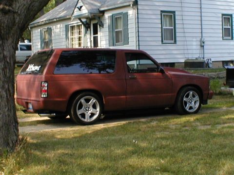 1998 Ford Taurus - My Blazer with the FAT A$$ tires on back. 275/40/18's