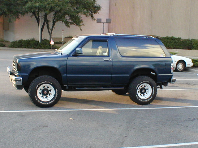 clos up of painted 4x4 blazer
