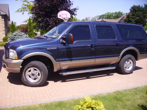 2004 Ford Excursion photo