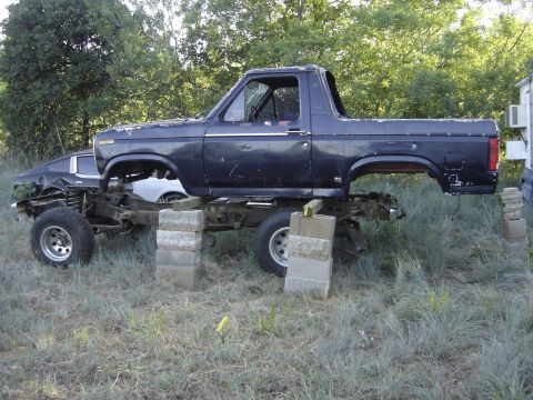 1980 Ford Bronco - Body Removal Side View