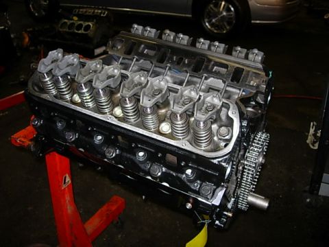 1993 Ford Bronco - Pretty new crate motor from ford