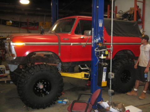 1979 Ford Bronco - Sitting on the tires...