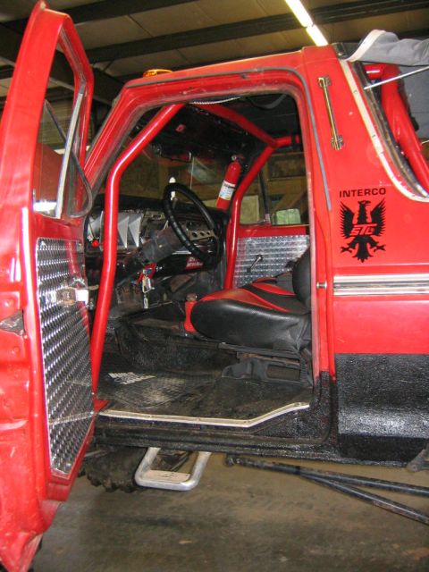 1979 Ford Bronco - New Rollbar, door panels, and a bunch of Accumat under all the diamond plate...