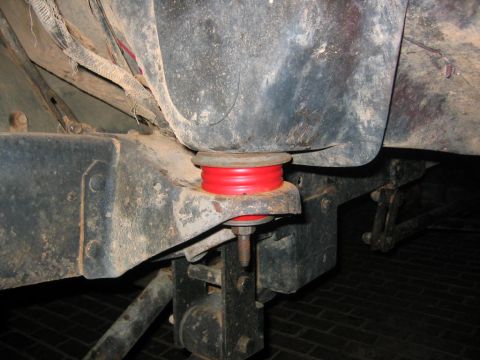 1979 Ford Bronco - Replace body mounts and bushings!