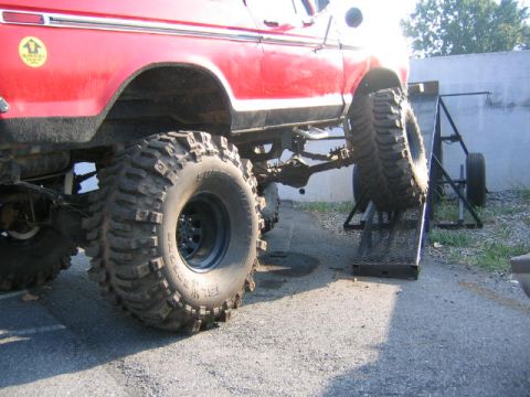 1979 Ford Bronco - This is after the check up on the lift and after I went wheelin... loadin up to head back down to auburn... i put it on the trailer after t…