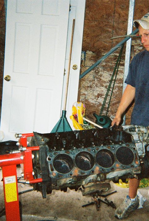 1988 Ford Bronco - Removed the heads before checking compression, never a good idea. Oh well.