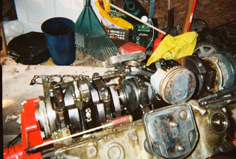 1988 Ford Bronco - You can see the rod bearing here.