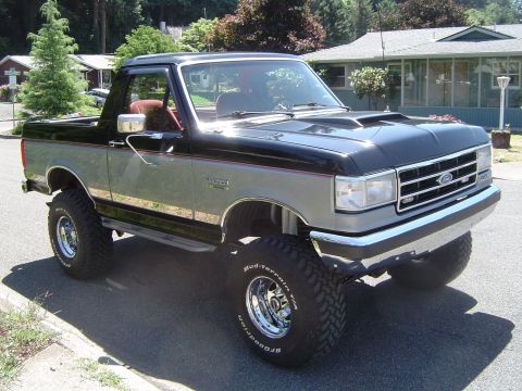 1989 Ford Bronco - Ready to go wheelin tomorow, test stuff out