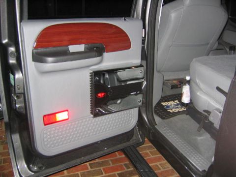 2005 Ford F-250 - Amps on doors!