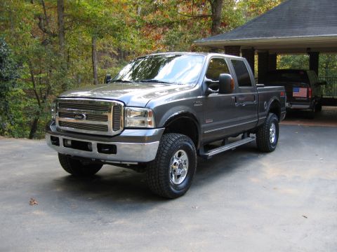 2005 Ford F-250 - 3 1/2 inch leveling kit with LT325/70R17 Toyo Open Country A/Ts
