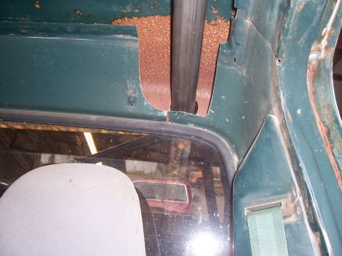 1978 Ford Bronco - bar thru cab