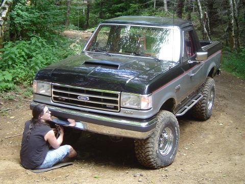 1989 Ford Bronco - Bumper has gotta go