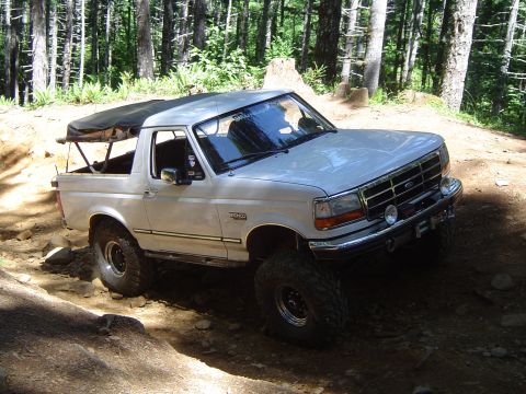 1989 Ford Bronco - Mark coming up Firebreak