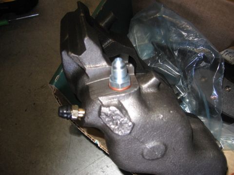 1994 Ford Bronco - ford 60 front with AN fitting installed