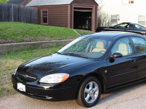 2001 Ford Taurus “black_ses”