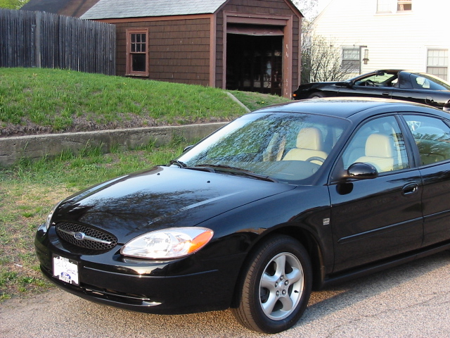 2001 Ford Taurus “black_ses”