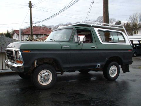 1979 Ford Bronco - Custom roof rack. Strong enough to stand on.