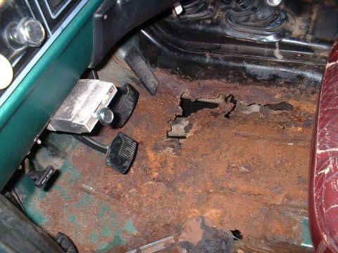 1979 Ford Bronco - To my surprise ... rust on my floorboards!