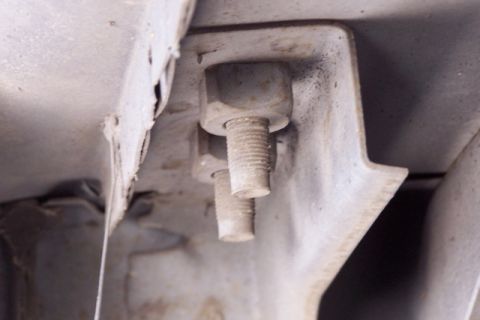 1990 Ford Bronco - Back seat bracket nuts